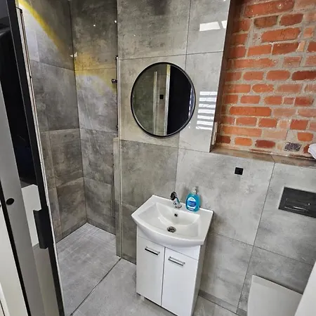Karpacka 8 Hostel Bydgoszcz Exterior photo